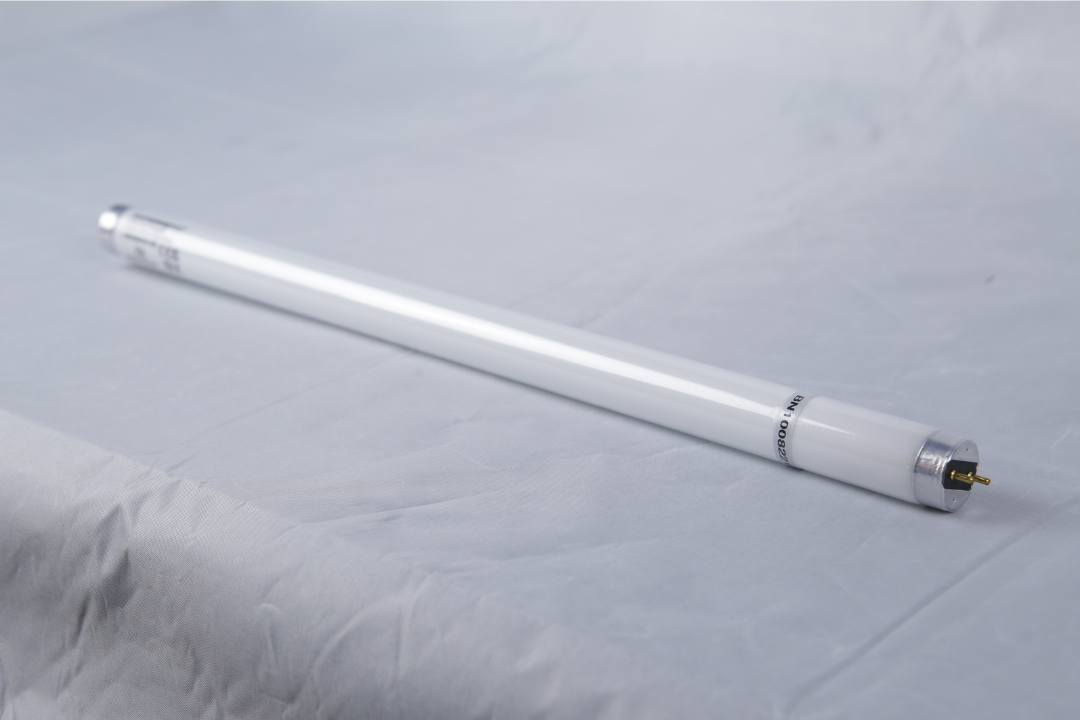 15 watts 18 inches Luralite Plus, Practika, Halo 30, Pluslight 30 and Fly Trap Commercial Insect Killer Bulb - Shatterproof Synergetic