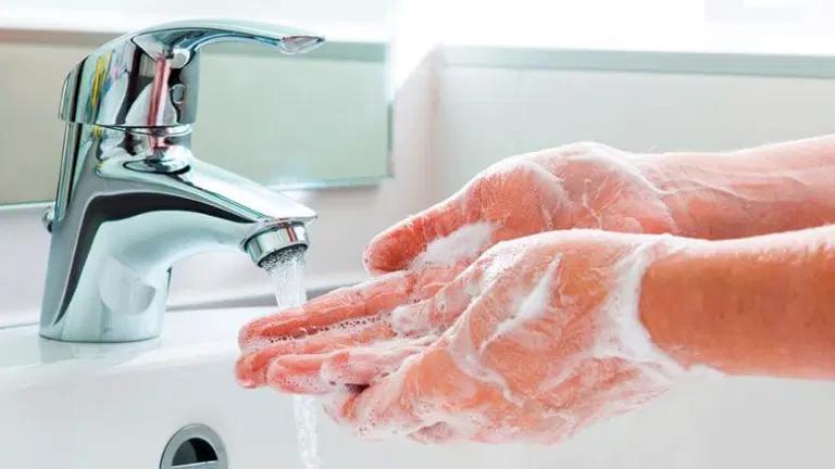 Keep Your Skin Healthy While Washing Your Hands